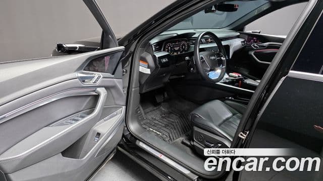 Audi e-Tron 55 Quattro Sportback, 2022 10