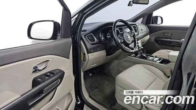 Kia All New Carnival Luxury, 2018 11