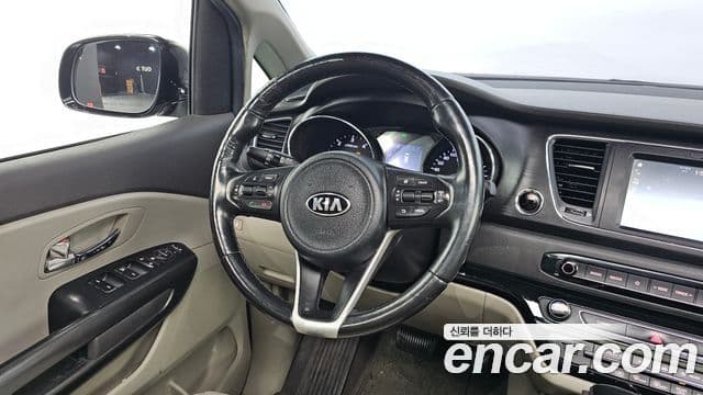 Kia All New Carnival Luxury, 2018 13
