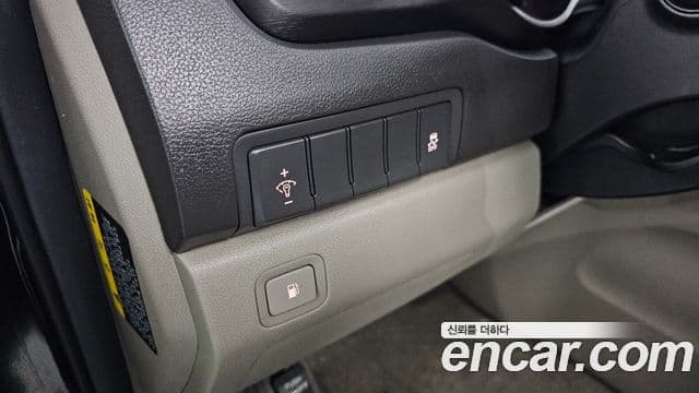 Kia All New Carnival Luxury, 2018 16