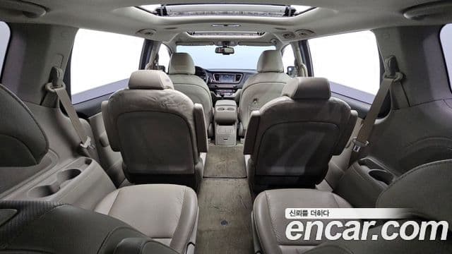 Kia All New Carnival Luxury, 2018 18