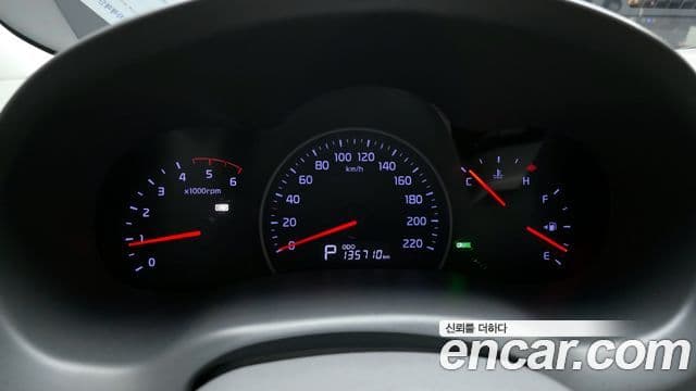 Kia Carnival R Grand Carnival GX, 2013 8