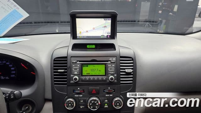 Kia Carnival R Grand Carnival GX, 2013 15