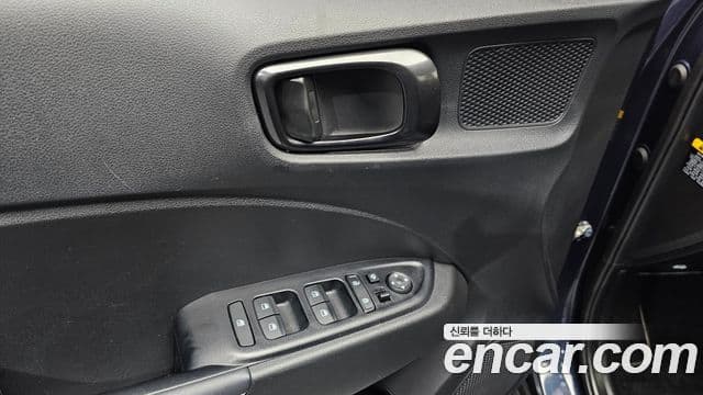 Hyundai Venue 1.6 Flux, 2020 16