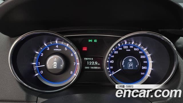 Hyundai YF Sonata Luxury, 2012 8