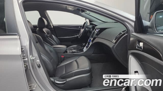 Hyundai YF Sonata Luxury, 2012 10