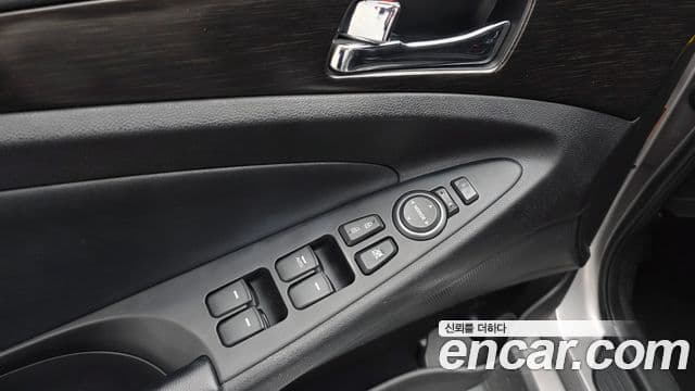 Hyundai YF Sonata Luxury, 2012 17