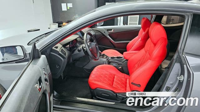 Hyundai Genesis купе 200 турбо R, 2011 10