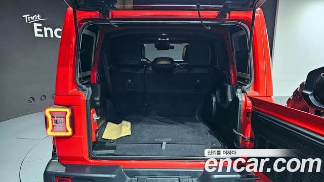 Jeep Wrangler (JL) 2.0 Overland 4도어, 2019 13