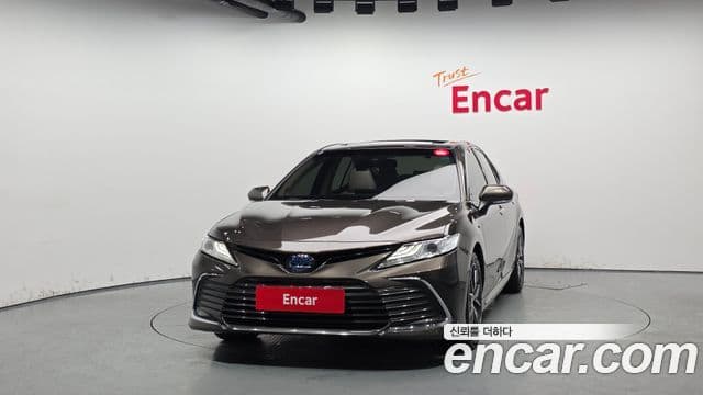 Toyota 캠리 (XV70) 2.5 XLE гибрид, 2022 3