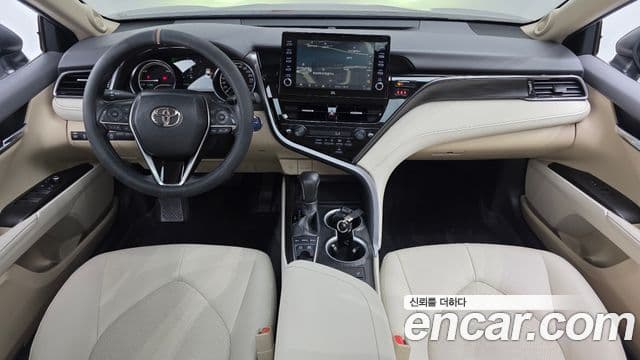 Toyota 캠리 (XV70) 2.5 XLE гибрид, 2022 7