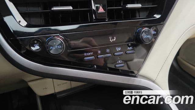 Toyota 캠리 (XV70) 2.5 XLE гибрид, 2022 16