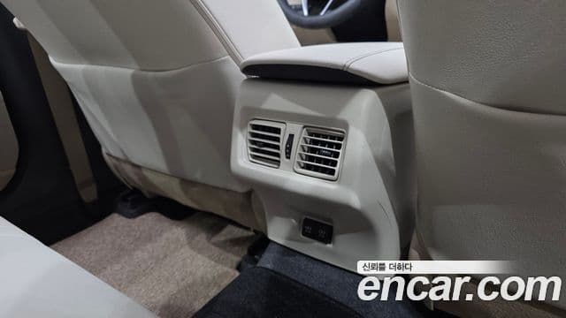 Toyota 캠리 (XV70) 2.5 XLE гибрид, 2022 19