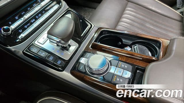 Genesis EQ900 Prestige, 2016 9