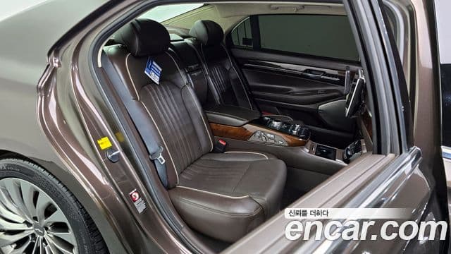 Genesis EQ900 Prestige, 2016 12