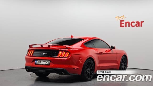 Ford Mustang купе, 2022 2