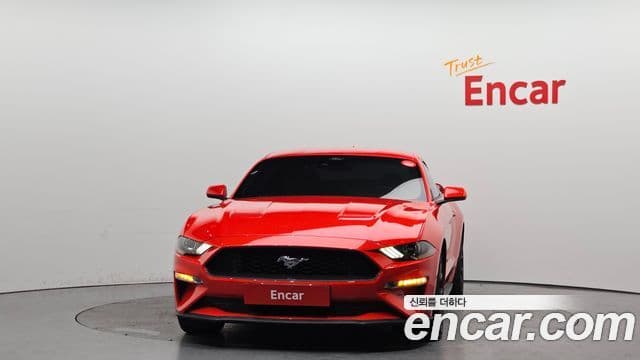 Ford Mustang купе, 2022 3