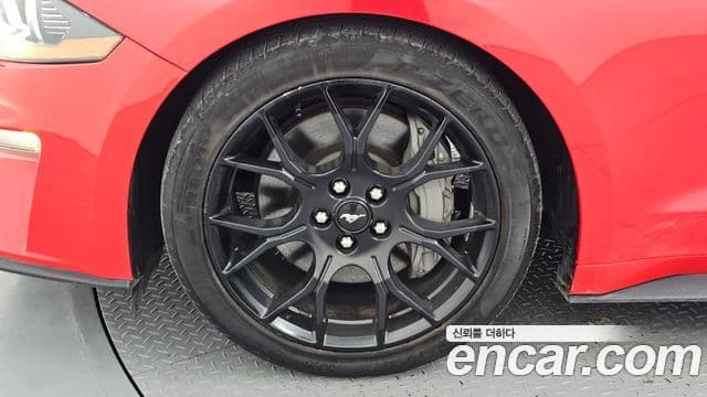 Ford Mustang купе, 2022 все фото