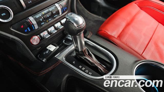 Ford Mustang купе, 2022 9