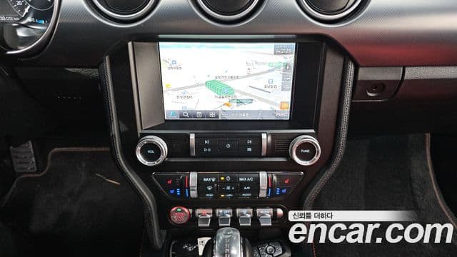 Ford Mustang купе, 2022 12