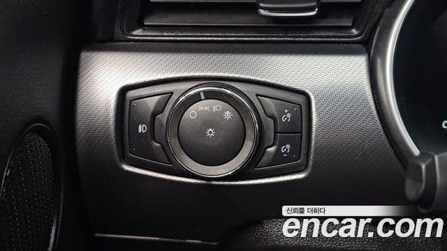 Ford Mustang купе, 2022 16