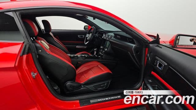 Ford Mustang купе, 2022 19