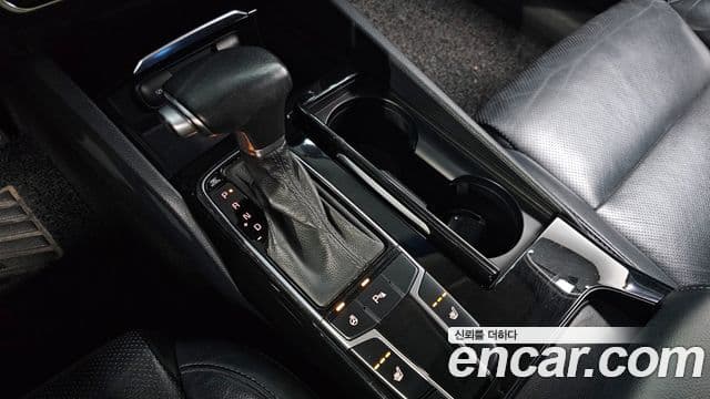 Kia All New K7 3.0 LPI Luxury (арендный автомобиль), 2016 9