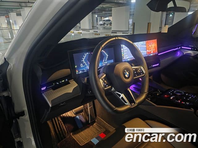 BMW 5시리즈 (G60) 520i M Sport, 2024 9