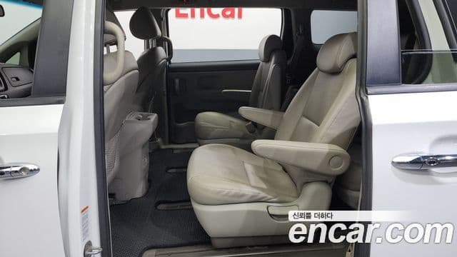 Kia The / новый New Carnival Luxury, 2019 11