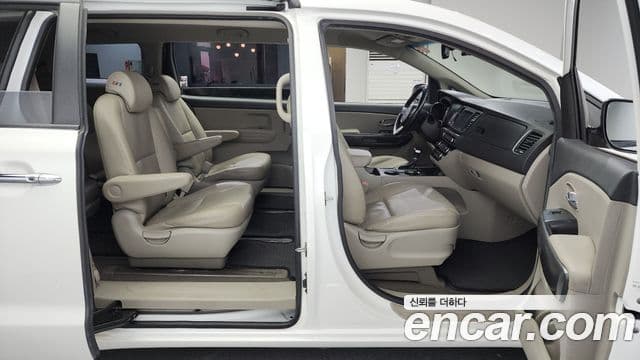 Kia The / новый New Carnival Luxury, 2019 12