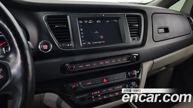 Kia The / новый New Carnival Luxury, 2019 16