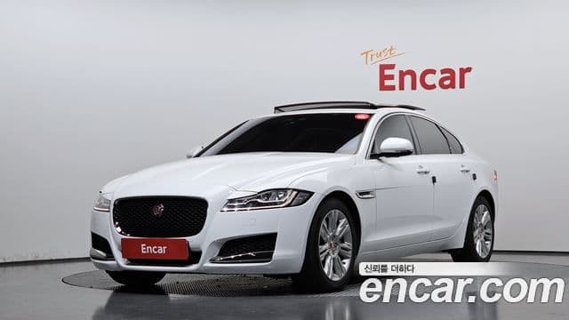 Jaguar XF (X260) 25t Portfolio, 2018 1