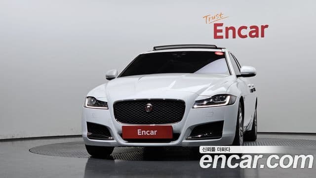 Jaguar XF (X260) 25t Portfolio, 2018 3