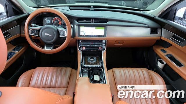 Jaguar XF (X260) 25t Portfolio, 2018 7