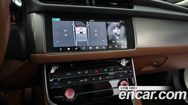 Jaguar XF (X260) 25t Portfolio, 2018 14