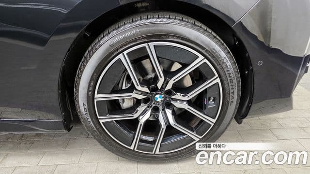 BMW 7시리즈 (G70) 740d xDrive M Sport, 2024 все фото