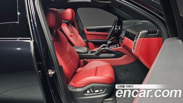 Porsche Cayenne (PO536), 2021 10