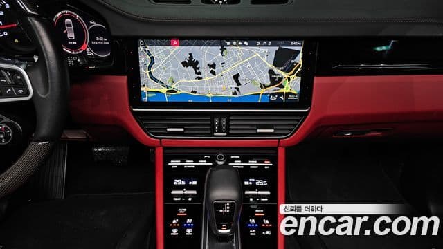 Porsche Cayenne (PO536), 2021 14