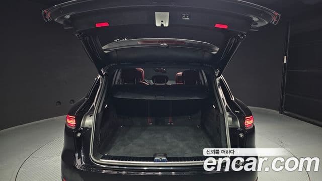 Porsche Cayenne (PO536), 2021 20