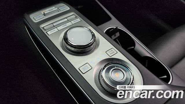 Genesis GV70, 2022 9