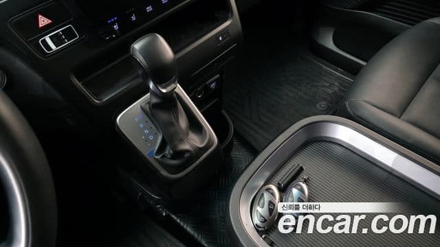 Hyundai Staria Modern, 2025 9