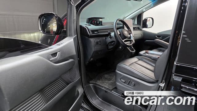 Hyundai Staria Modern, 2025 11