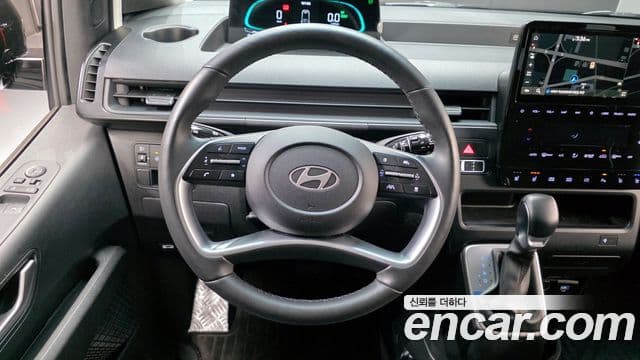 Hyundai Staria Modern, 2025 13