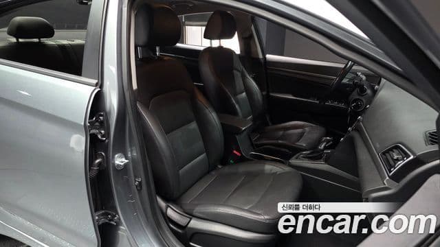 Hyundai Avante AD 1.6 GDI Smart, 2016 10