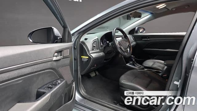 Hyundai Avante AD 1.6 GDI Smart, 2016 11