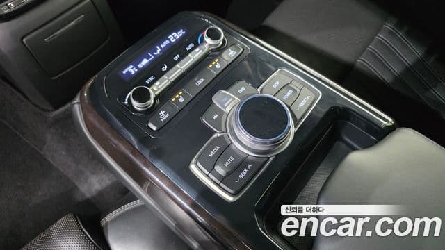 Genesis EQ900 Luxury, 2016 18