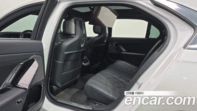 BMW 7시리즈 (G70) 740i sDrive Design Pure Excellence, 2023 12