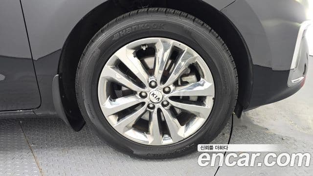 Kia The / новый New Carnival Luxury, 2019 все фото