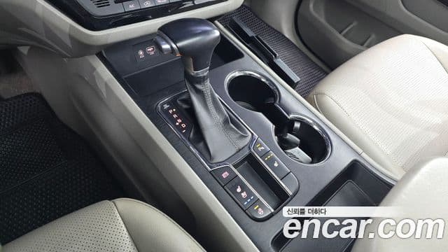 Kia The / новый New Carnival Luxury, 2019 9