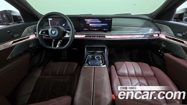 BMW i7 (G70) xDrive 60 M Sport, 2023 7